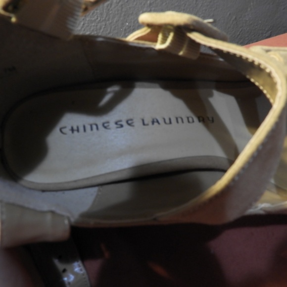 Chinese Laundry Block Heel Sandals - Picture 8 of 8